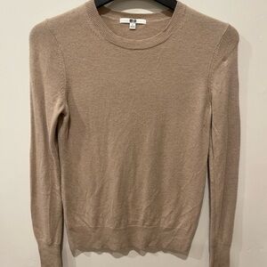 Uniqlo Women's Crew Neck Sweater - Tan‎